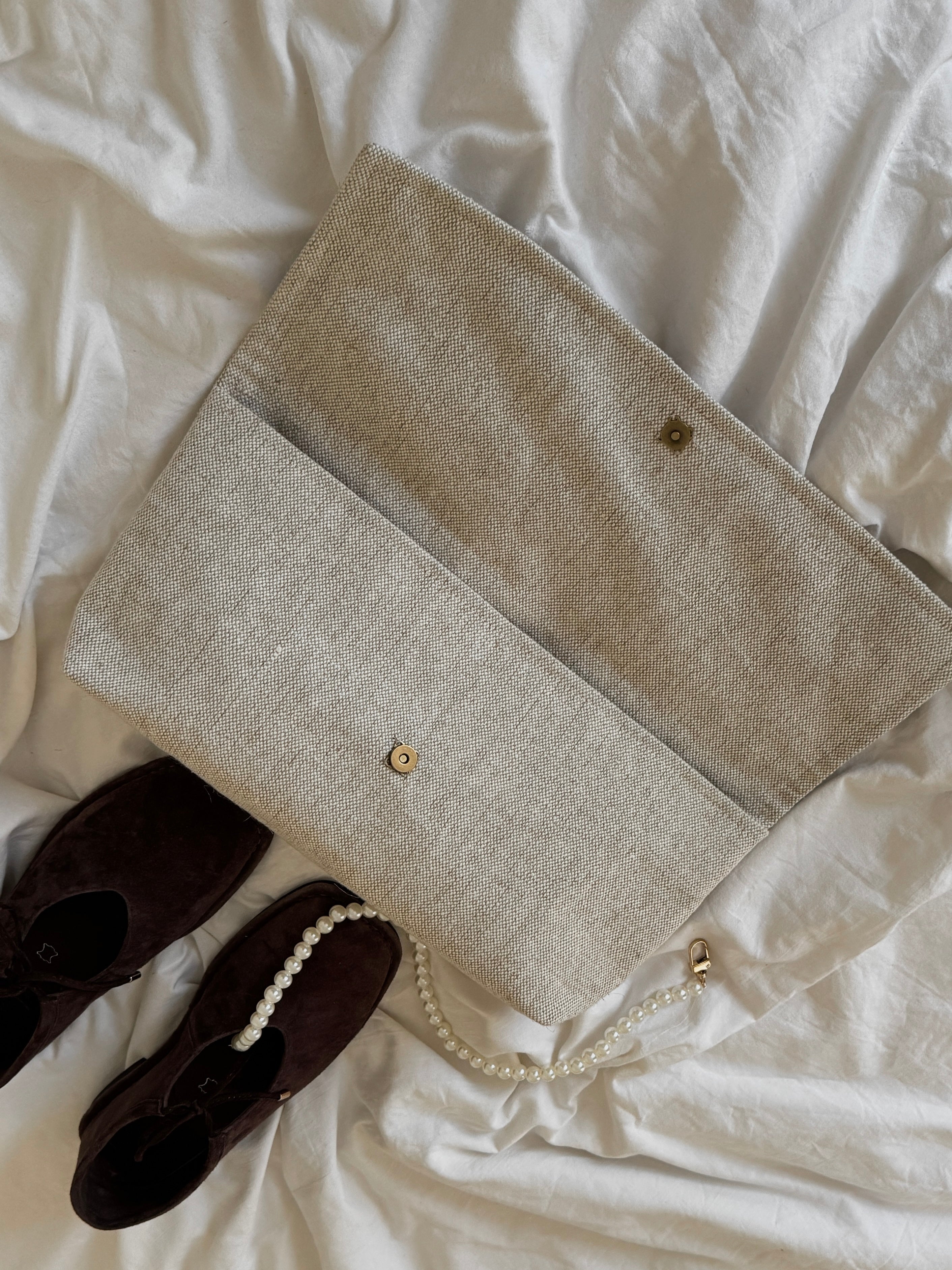 "vēsma clutch" Smilts